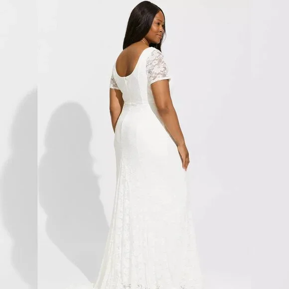 Torrid Wedding Dress Ivory Lace Short Sleeve Fit & Flare Stretchy Train Bride - Picture 4 of 10
